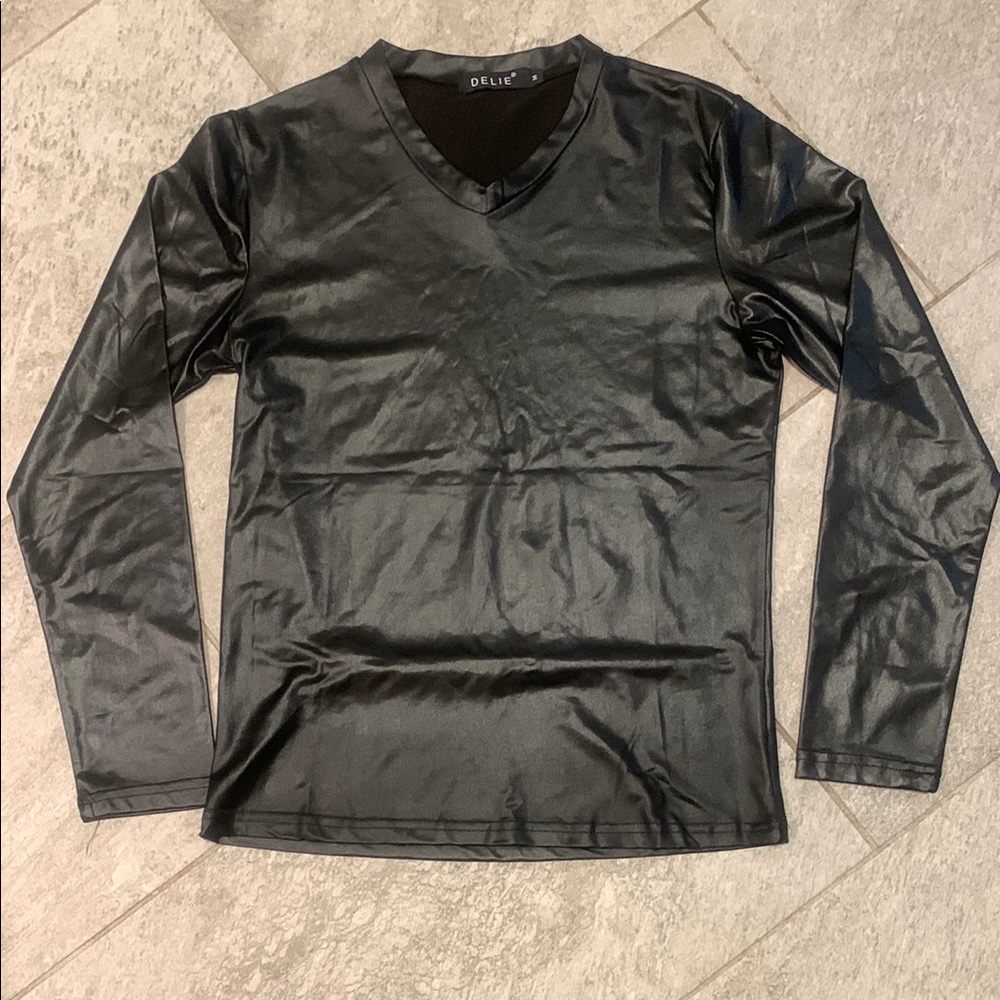 Delie Black Faux Leather Pleather Long Sleeve V Neck Shirt Size M